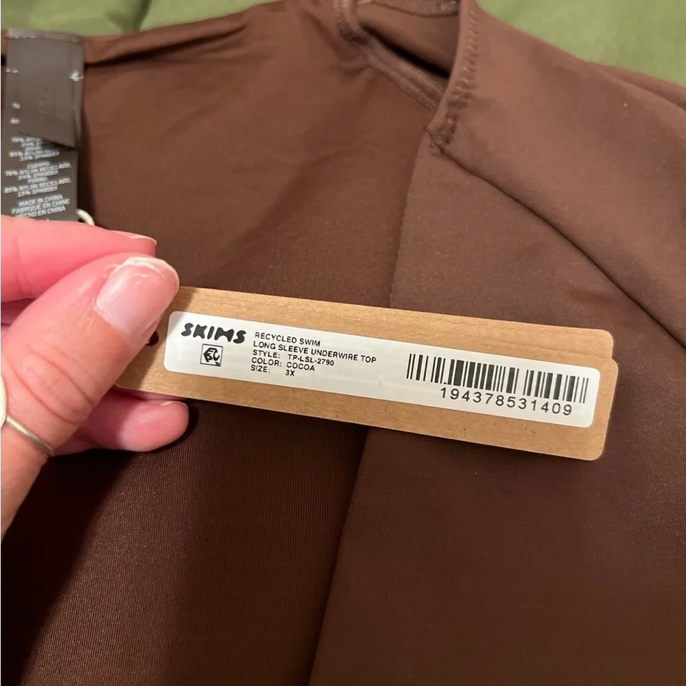 Skims swim long sleeve underwire top - Picture 2 of 3